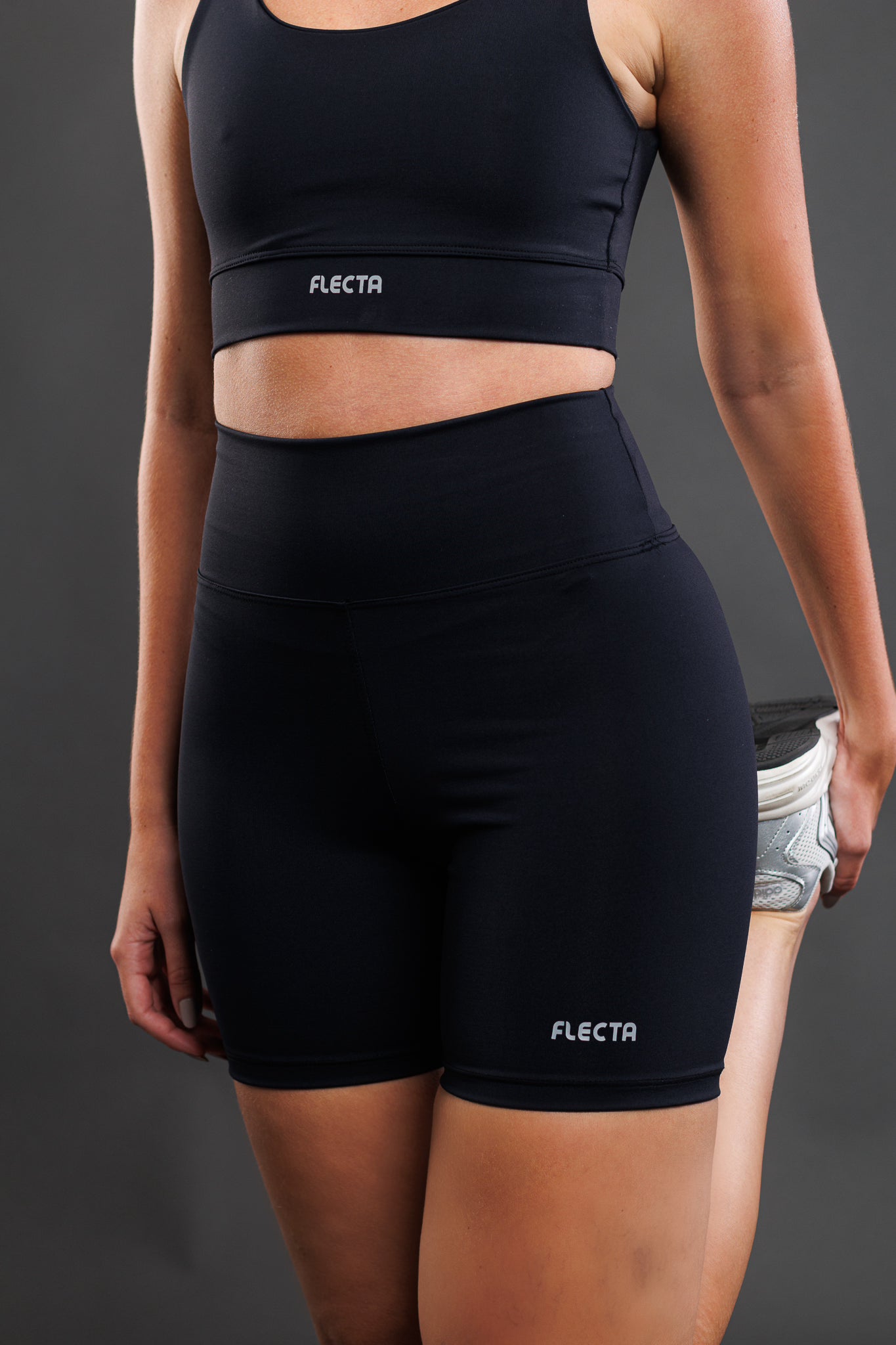Short Rise Black